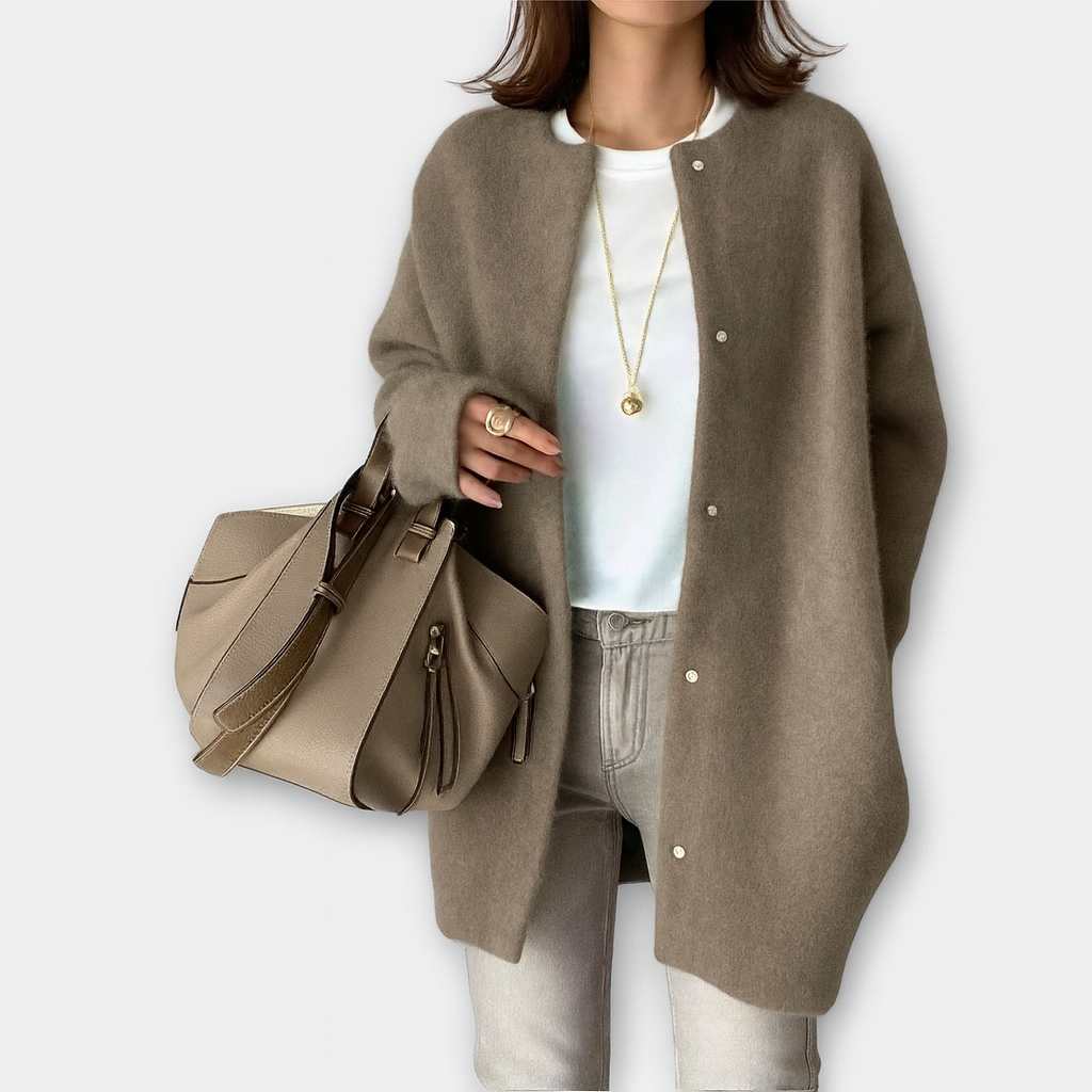 Naomi - Minimalistische Strickjacke