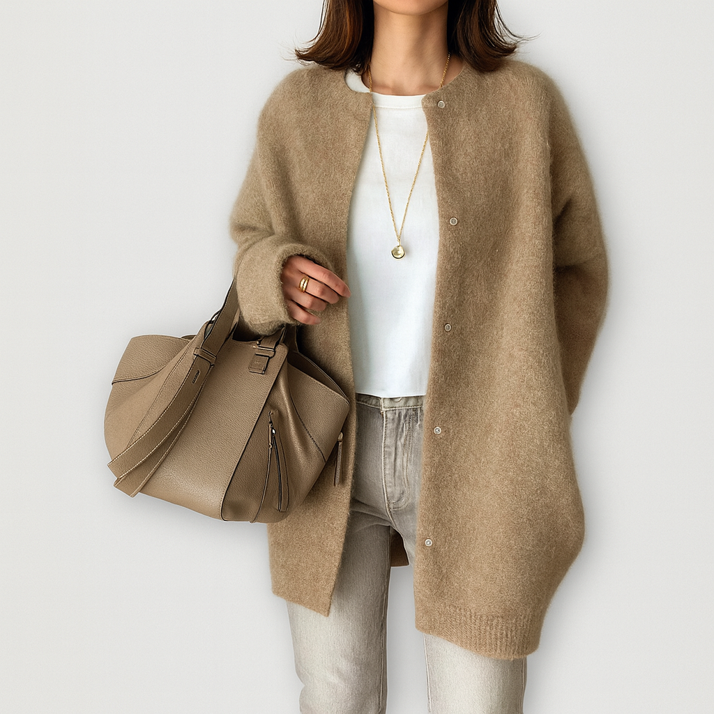 Naomi - Minimalistische Strickjacke