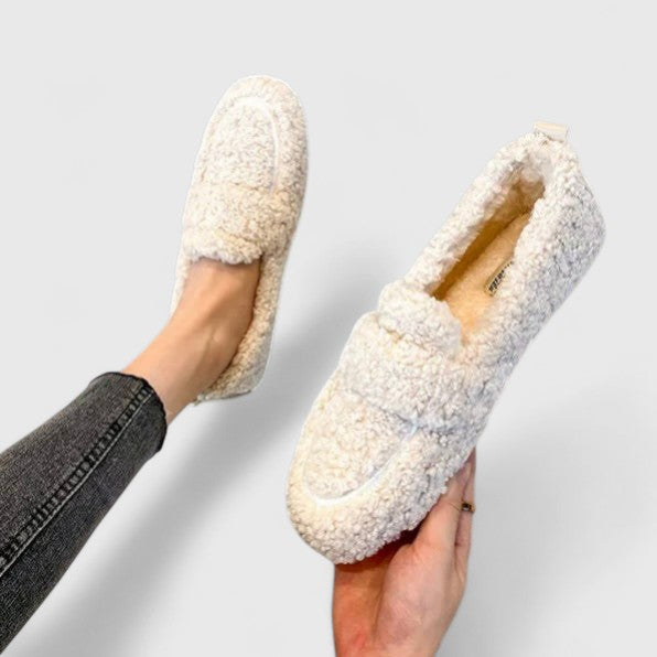 Solenne - Cálidas zapatillas de diseño elegante