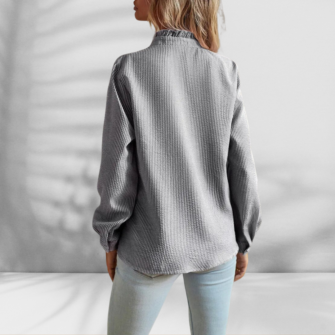 Iris - Blusa leve com pormenor de folhos