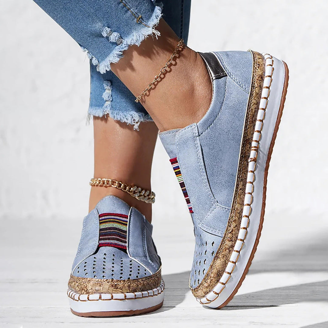 Helene – Casual Slippers with Cat Motif and Straw Sole