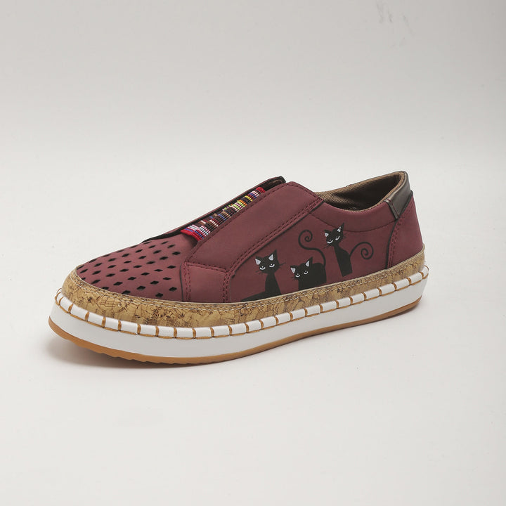 Helene – Casual Slippers with Cat Motif and Straw Sole
