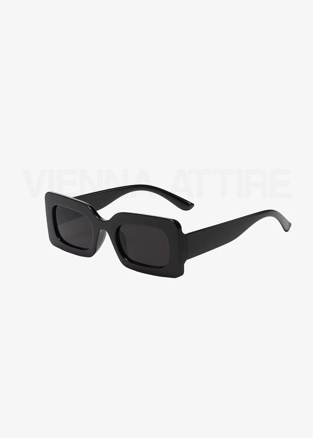 Lea Noir – Geometric Statement Sunglasses
