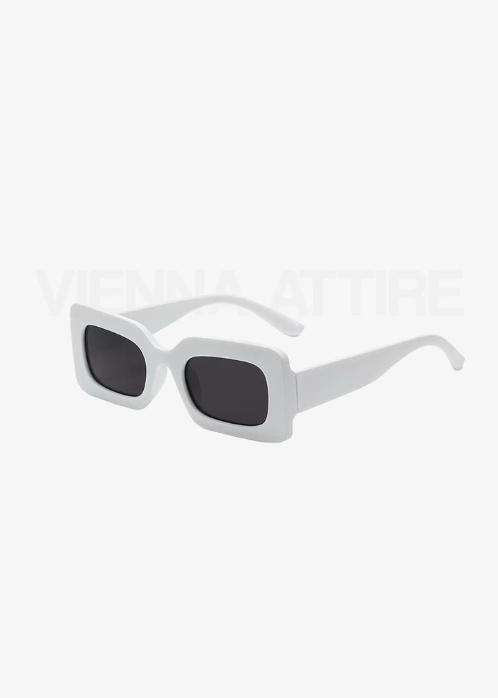 Lea Noir – Geometric Statement Sunglasses