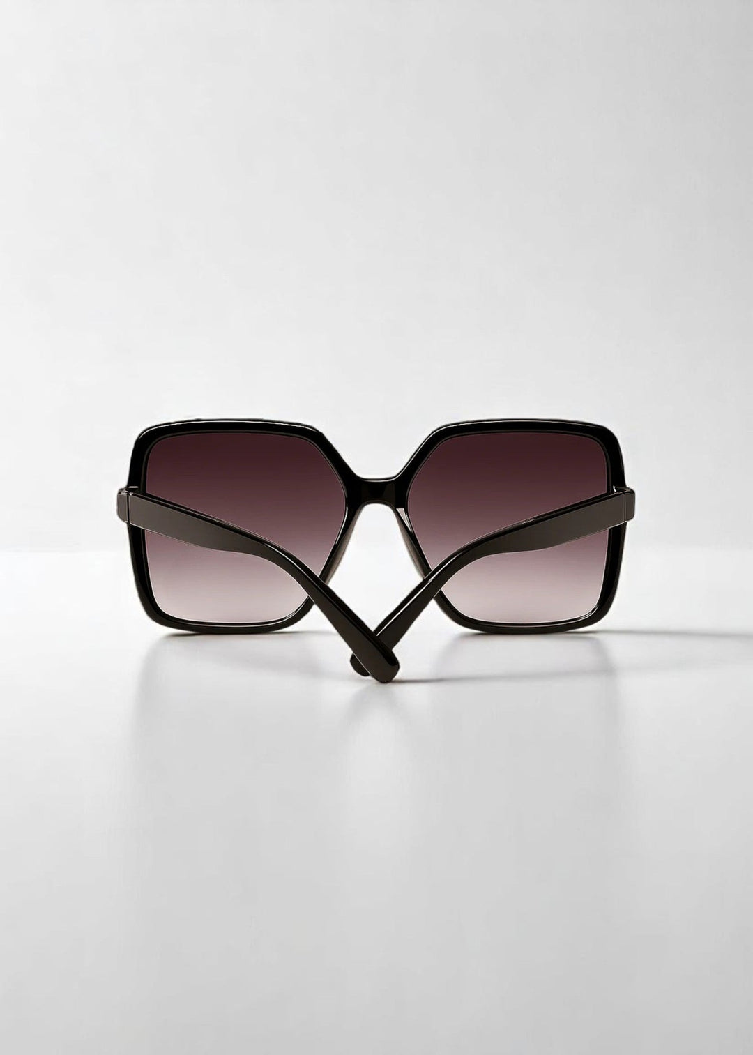 Oversized Statement Sunglasses – Stylish & Ready for Protection
