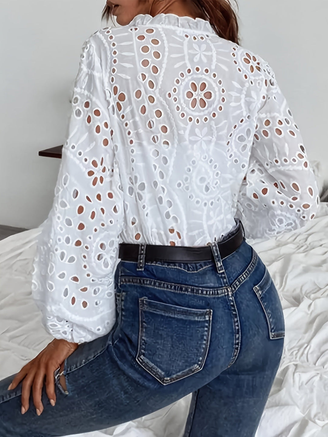 Roselina - Geborduurde blouse met lange mouwen en oogjespatroon